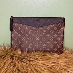 Louis Vuitton Daily Pouch